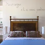 Charming House In With Shared Pool *
