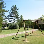 Vakantiehuis Charming House In With Shared Pool