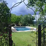 Charming House In With Shared Pool Trequanda