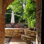 別荘 Charming House In With Shared Pool *