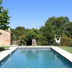 別荘 Charming House In With Shared Pool