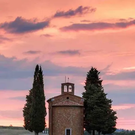 Charming House In With Shared Pool * Trequanda