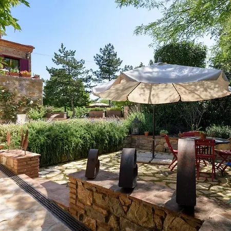 Holiday home Charming House In With Shared Pool