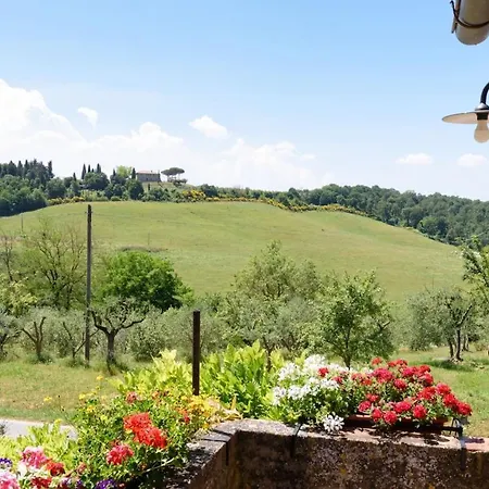 Charming House In With Shared Pool Trequanda