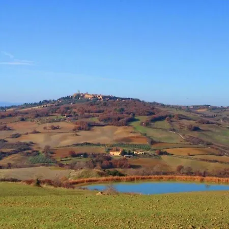 Charming House In With Shared Pool *