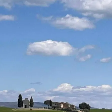 Charming House In With Shared Pool Дом отдыха Трекуанда