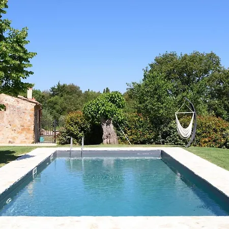 Charming House In With Shared Pool *