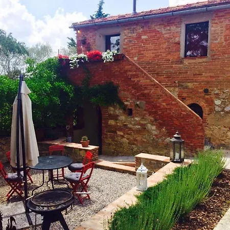 Charming House In With Shared Pool