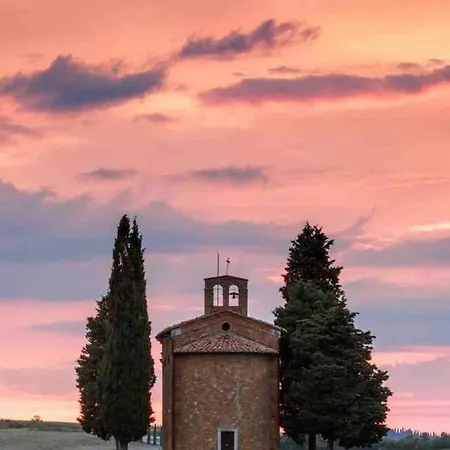 Charming House In With Shared Pool * Trequanda