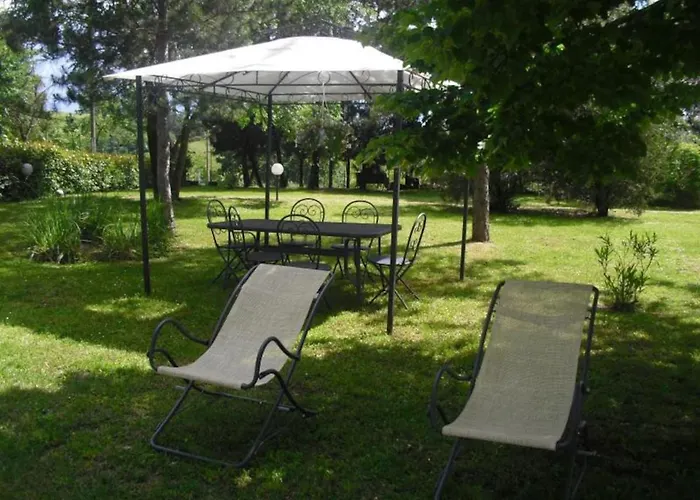 Charming House In With Shared Pool * Trequanda